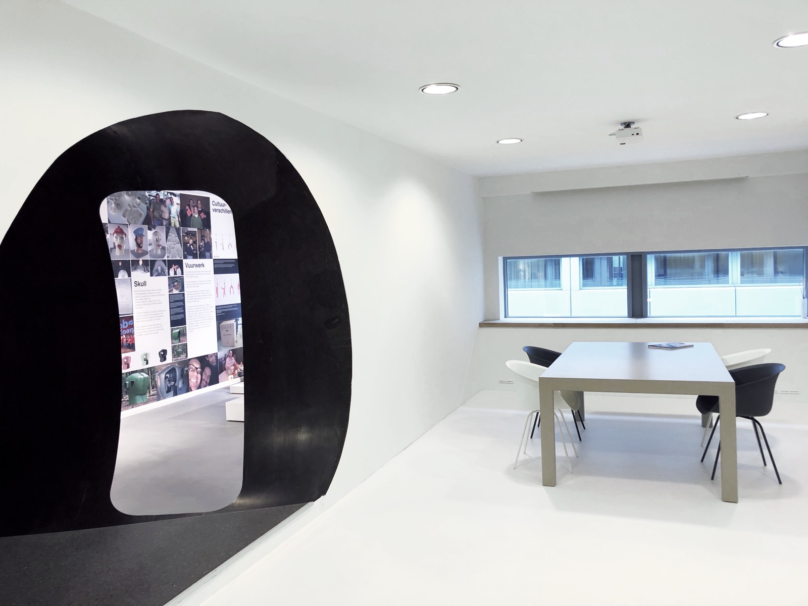 bedrijfspand met gietvloer