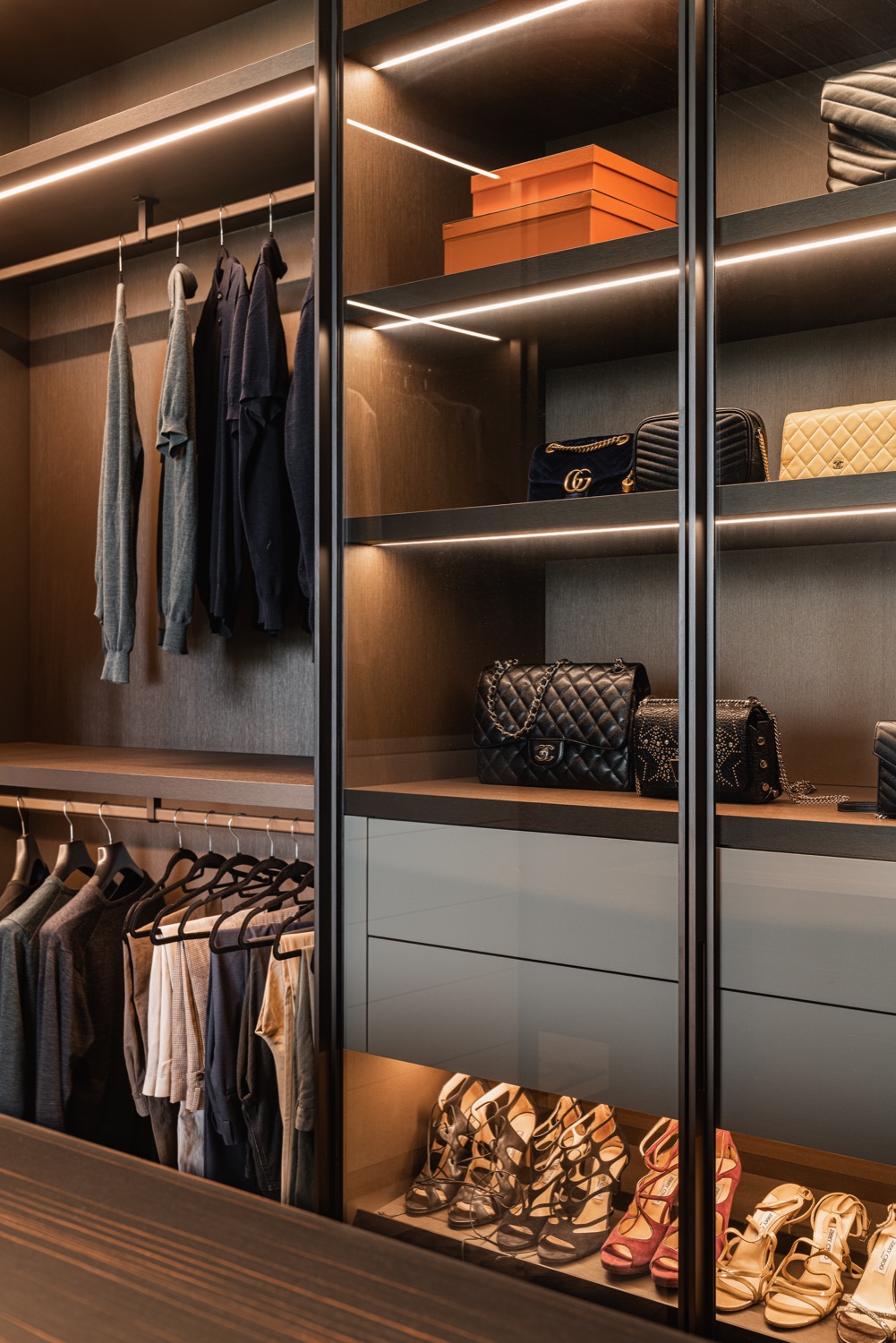 dressing met luxe kleding