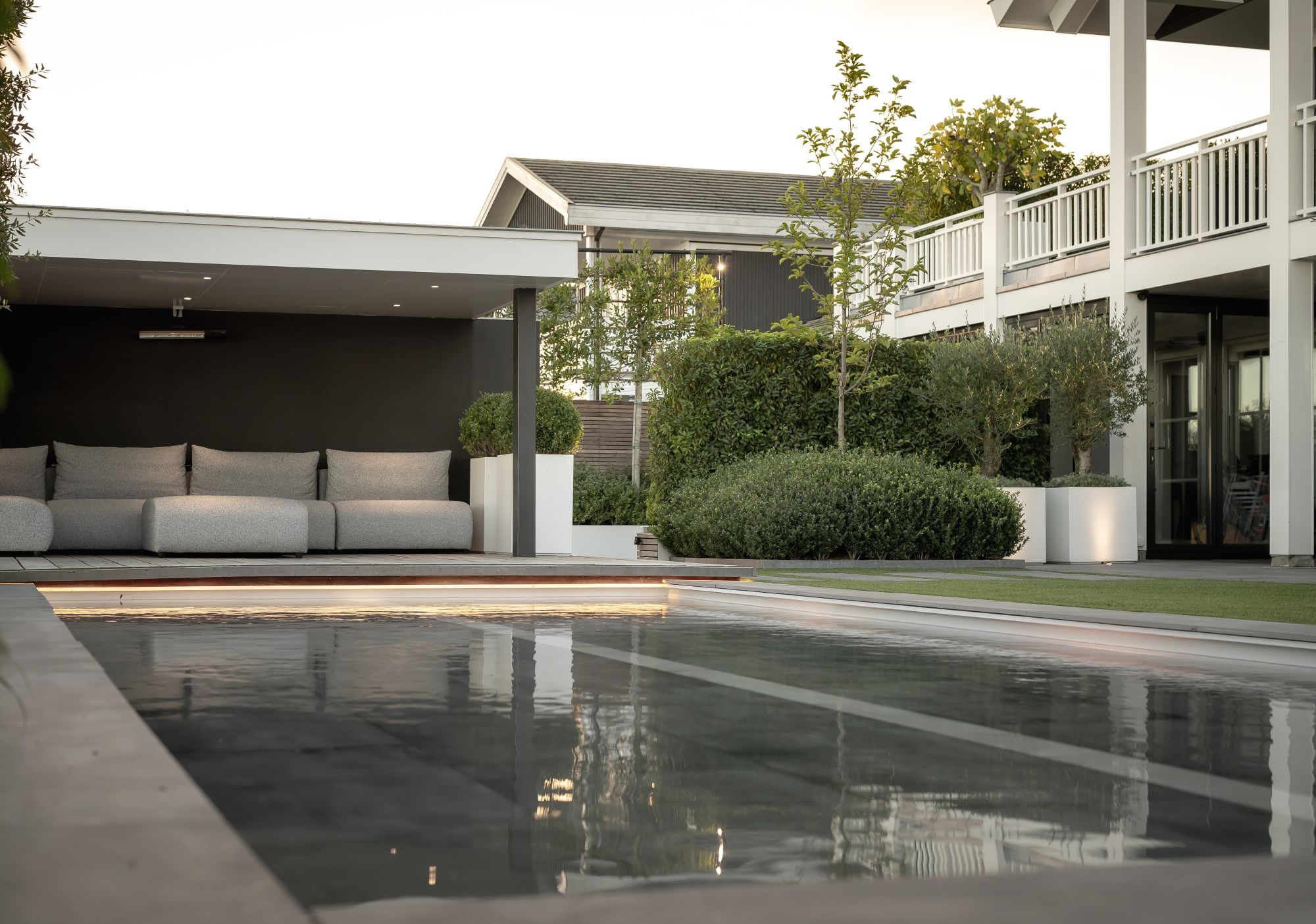 wellnesstuin met zwembad