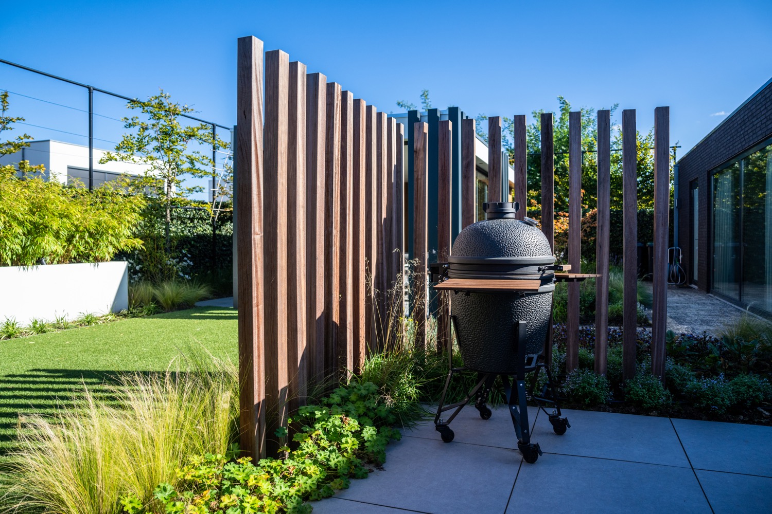 luxe barbecue in tuin