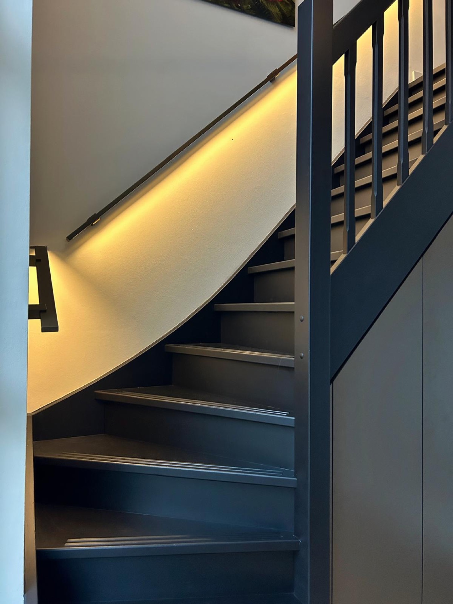 stalen trapleuning met verlichting