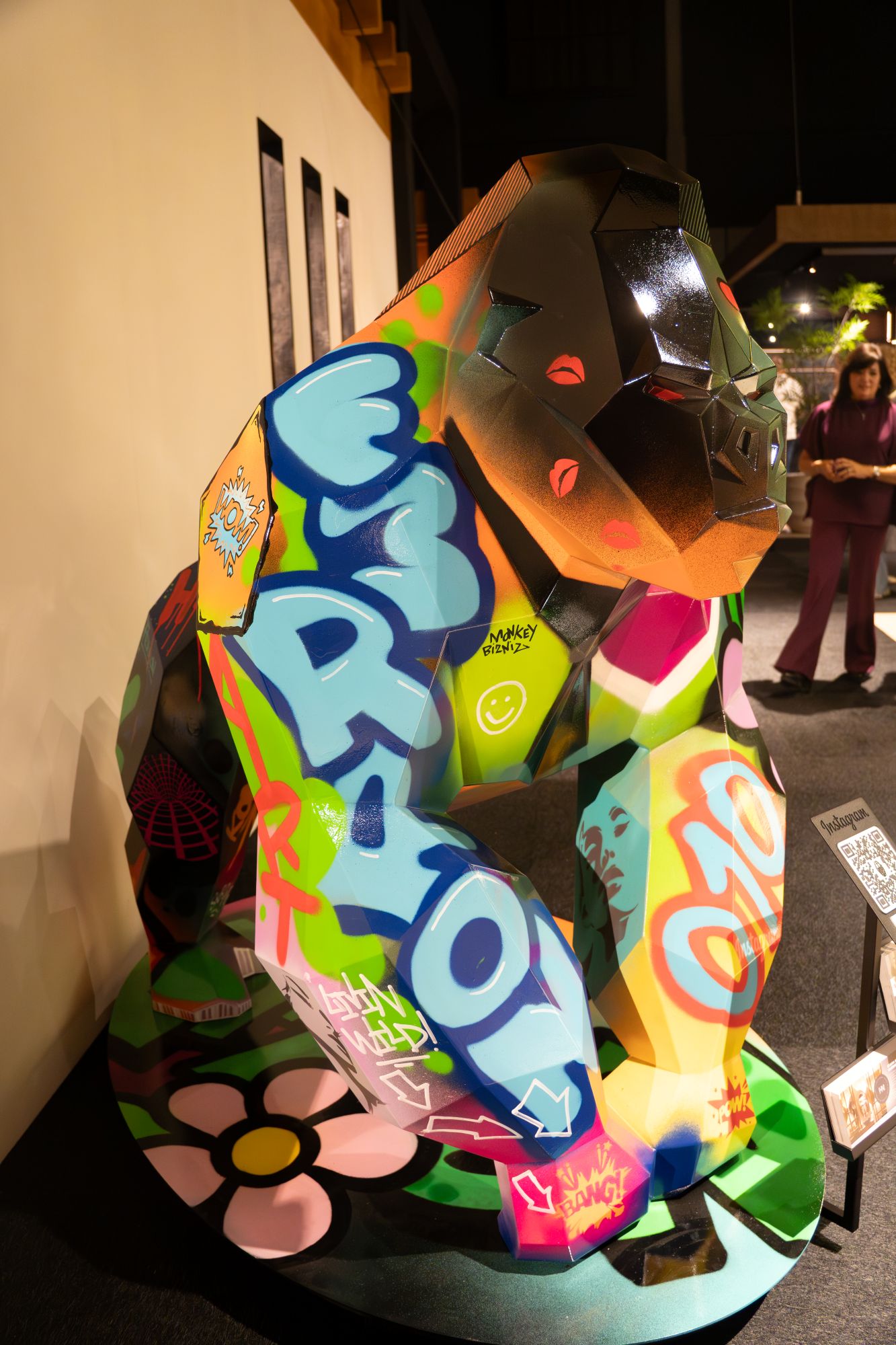 kleurrijke stalen kunst