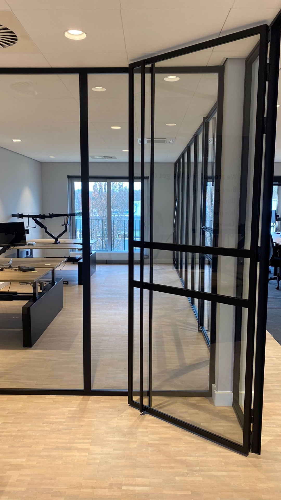 kantoor met luxe binnendeuren