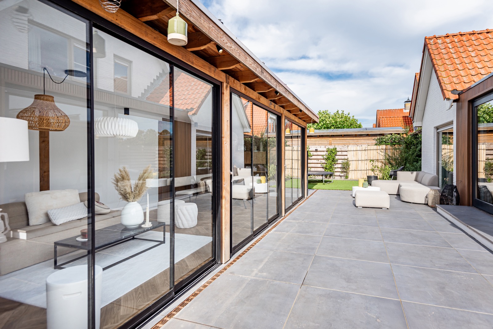 tuinkamer met glazen vouwwanden