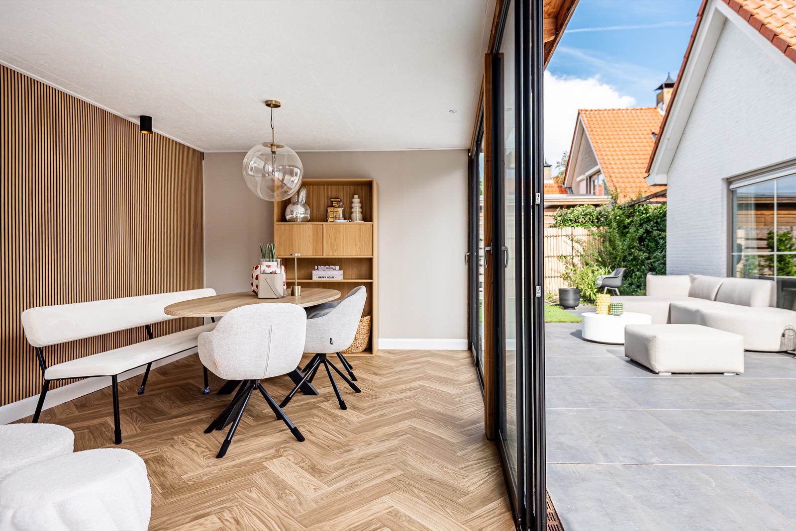 luxe tuinkamer met glazenwandsysteem op maat