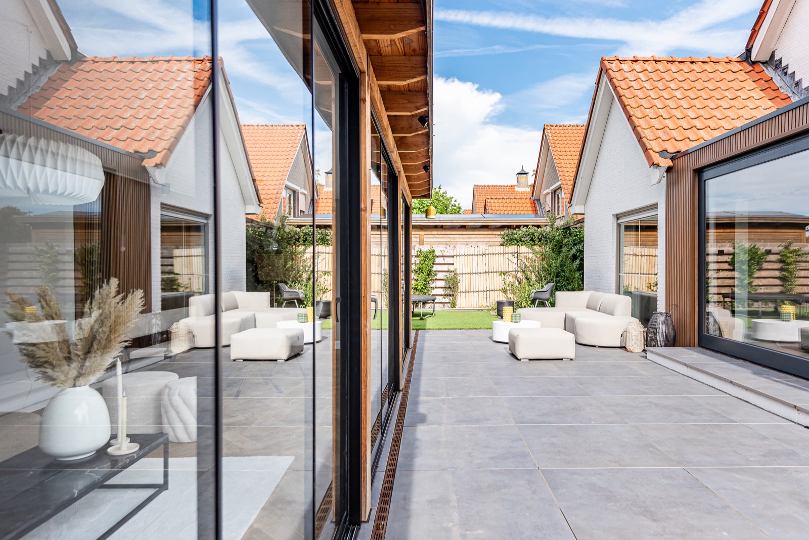 overkapping met glazen vouwwanden