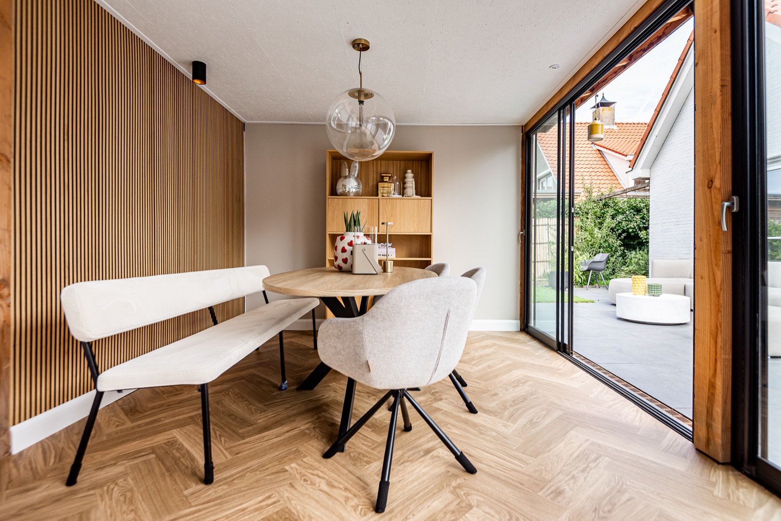 tuinkamer met luxe interieur