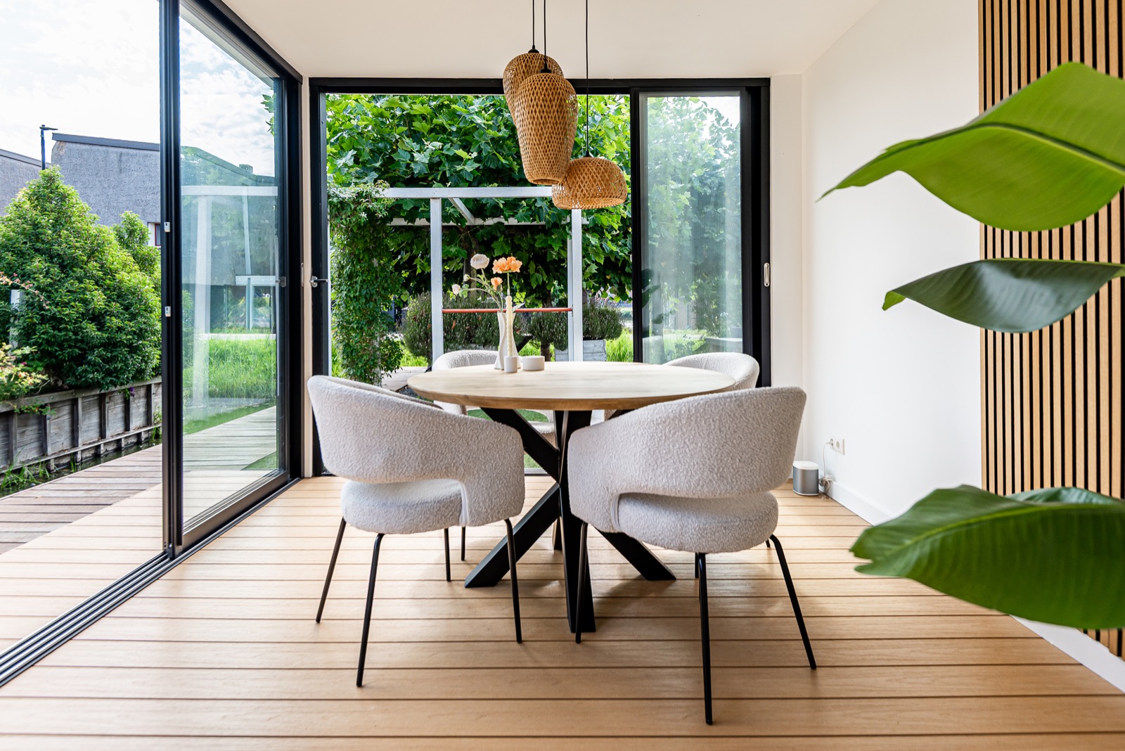 overkapping met glazen vouwwanden
