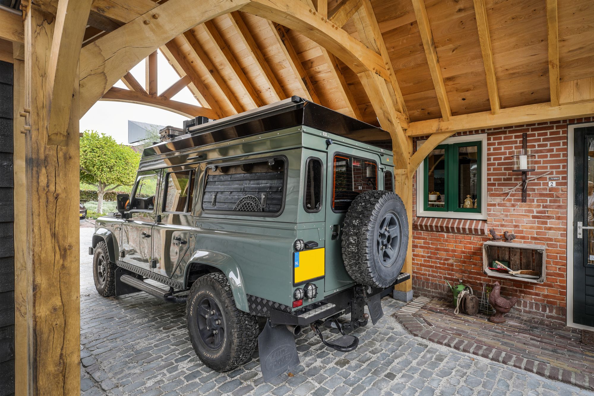 auto onder carport