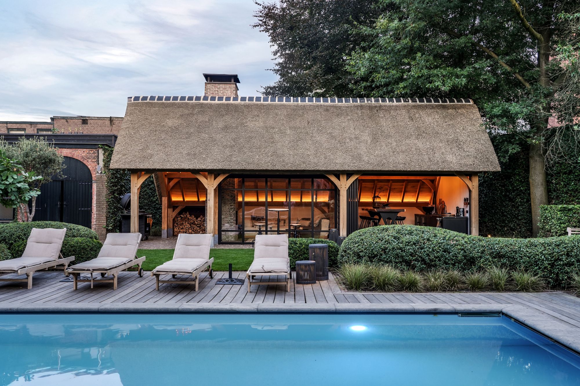 luxe poolhouse