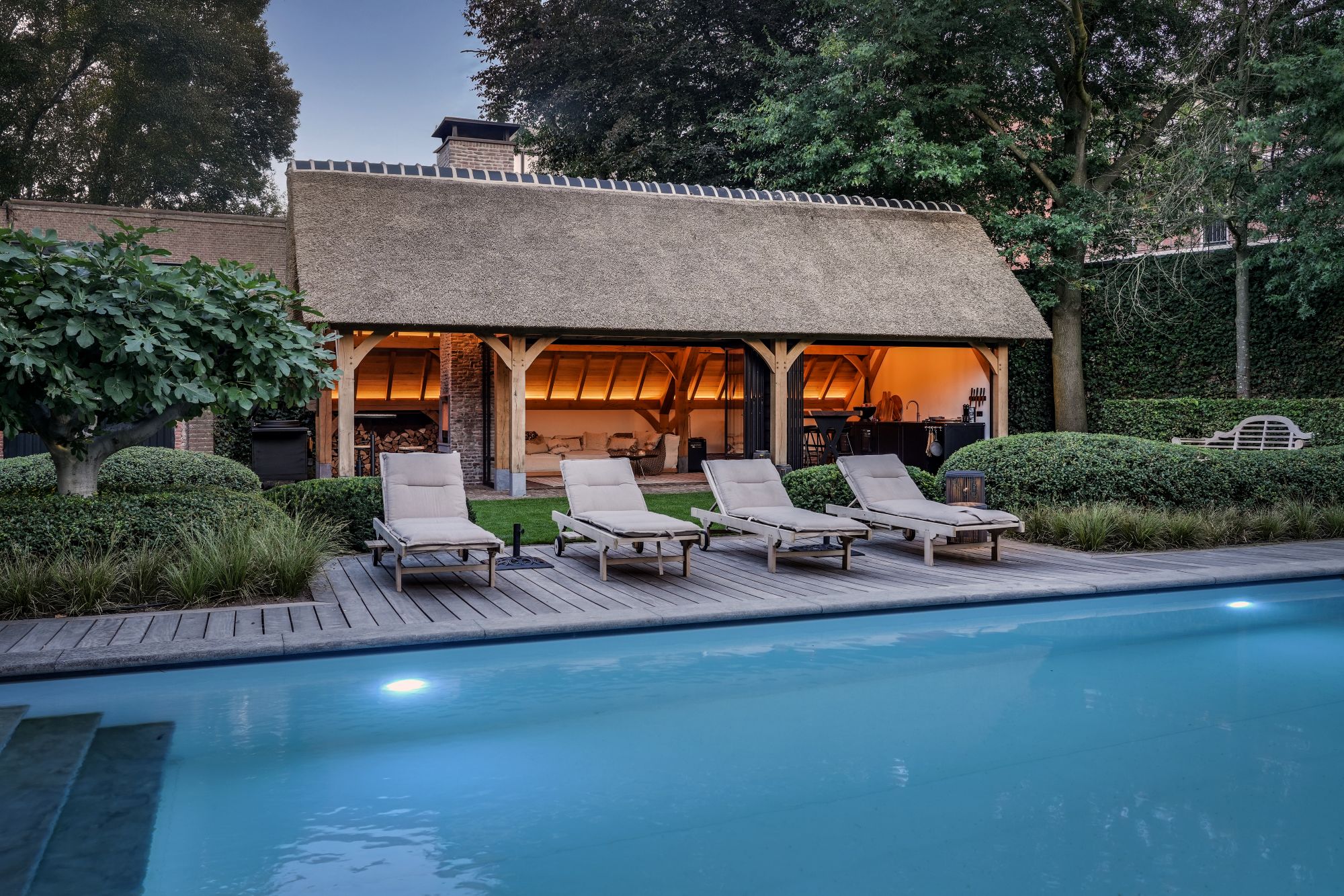 poolhouse