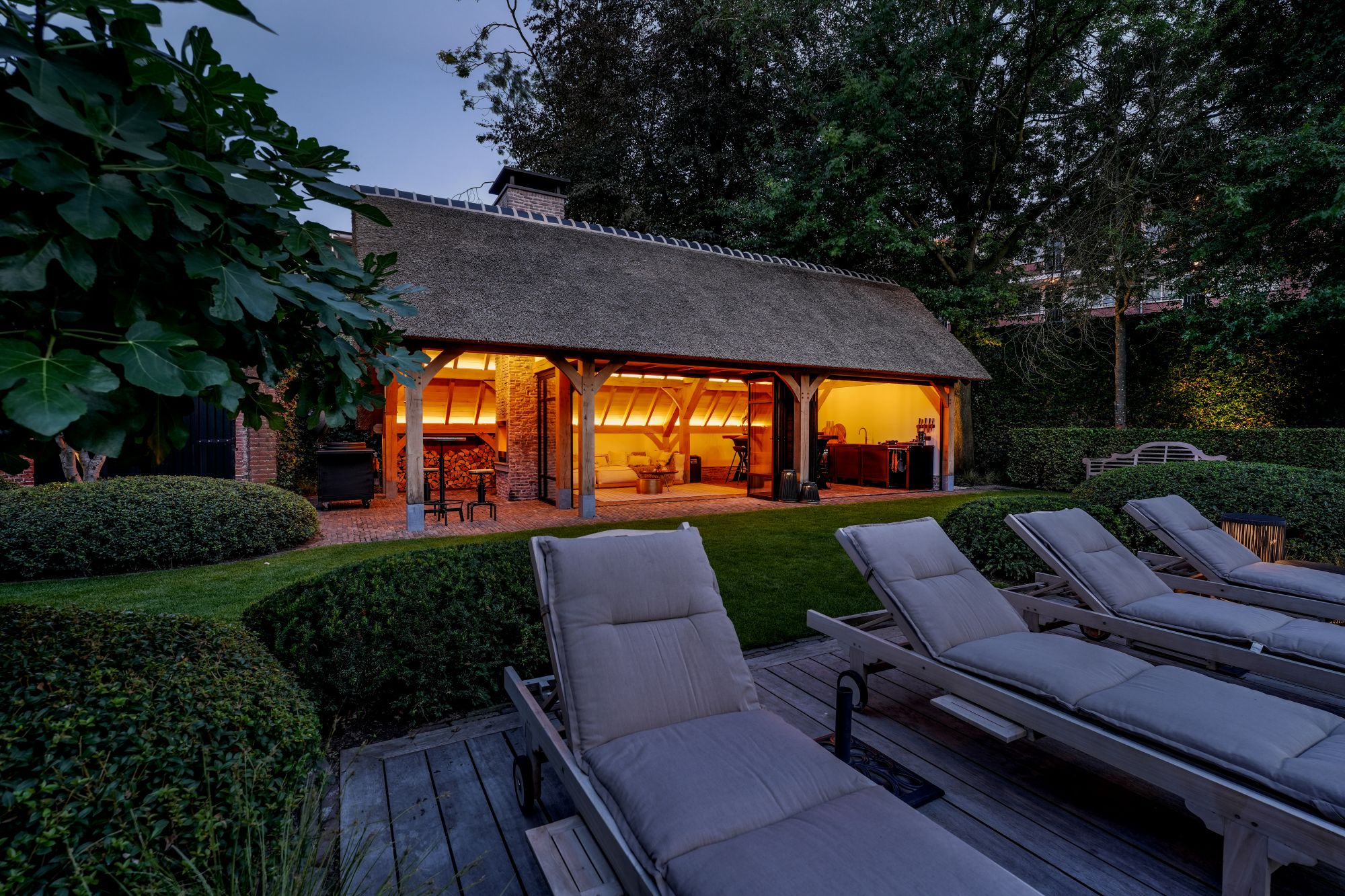 poolhouse met verlichting