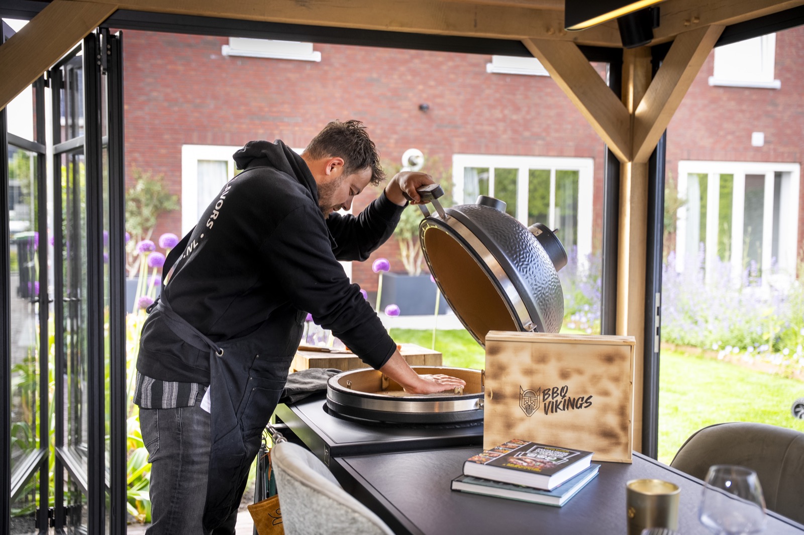 design bijgebouw met buitenkeuken