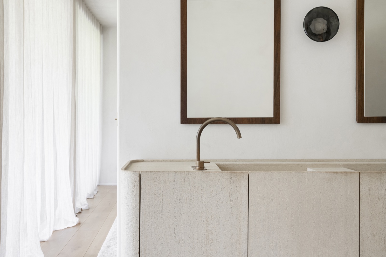 wastafelmeubel met luxe kraan