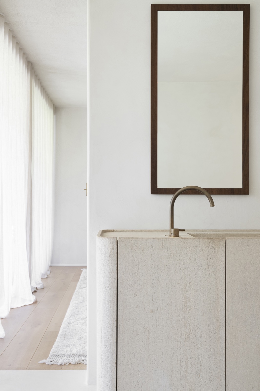 wastafelmeubel met design kraan