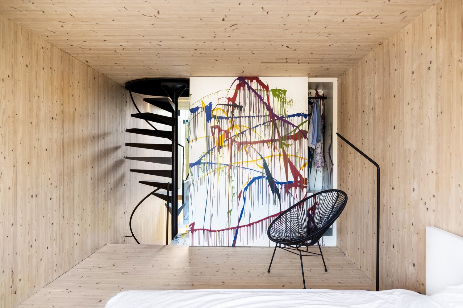 slaapkamer  met kunst