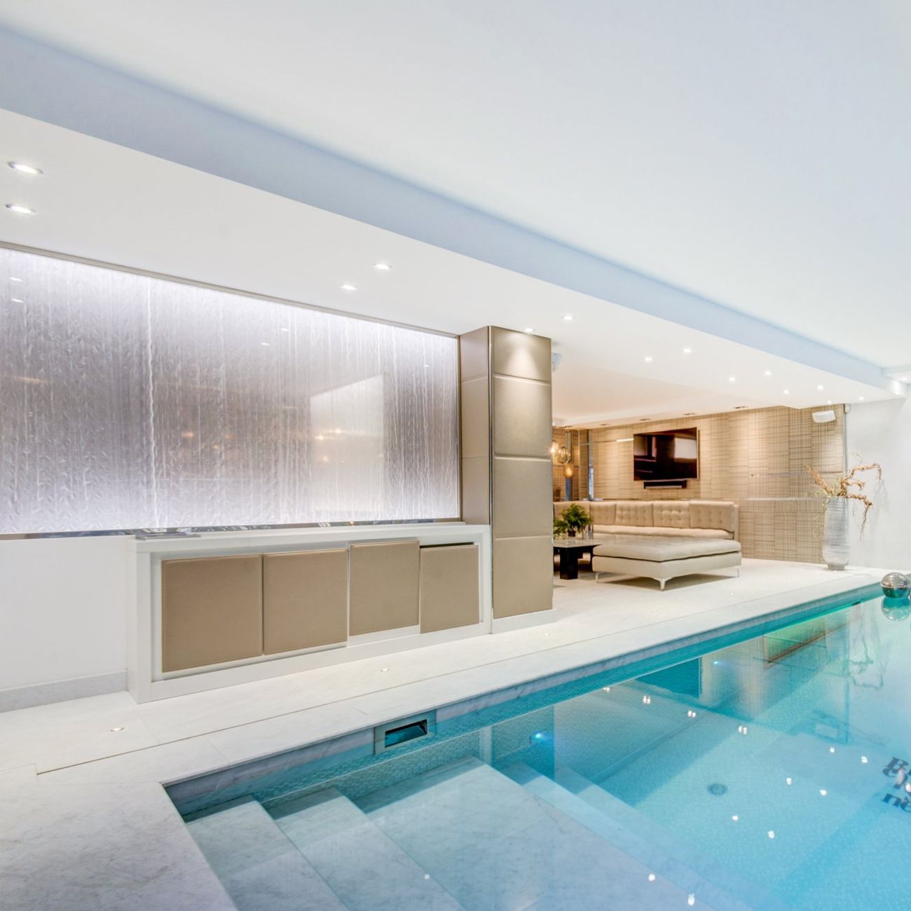 poolhouse