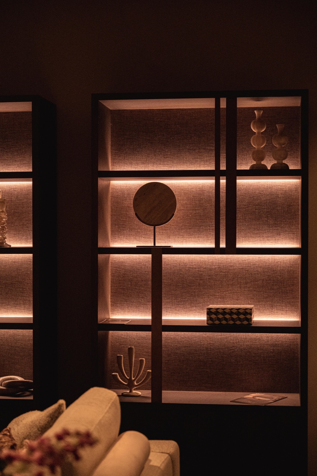maatwerk kast met luxe wandafwerking