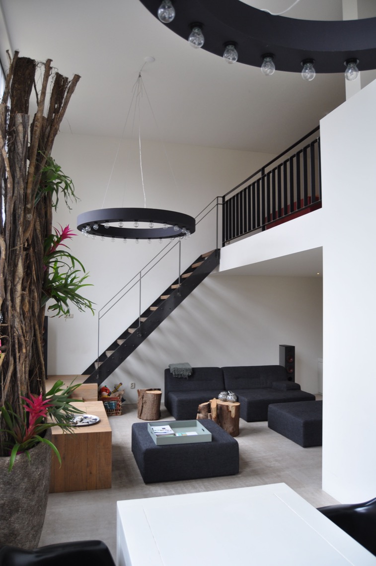 woonkamer met designverlichting