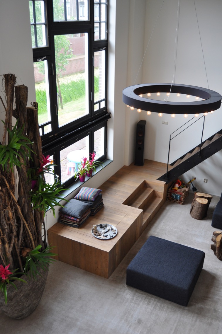 woonkamer met trap