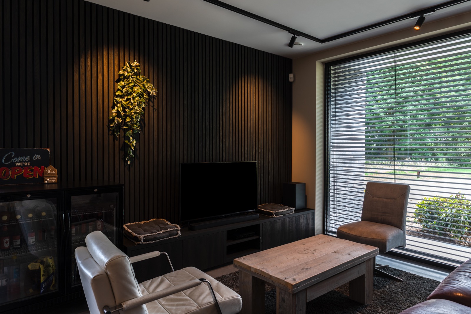 woonkamer met maatwerk interieur