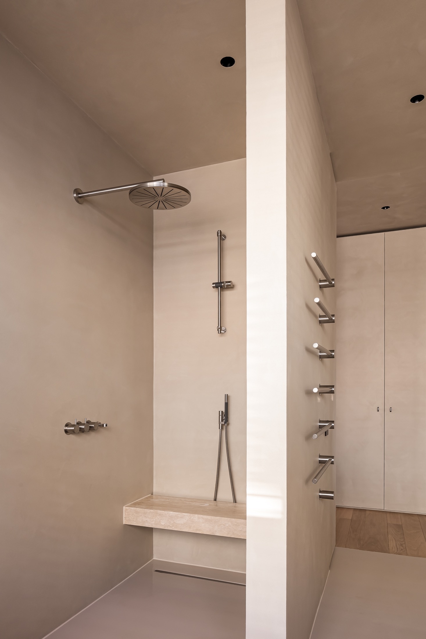 badkamer inrichting met luxe douche