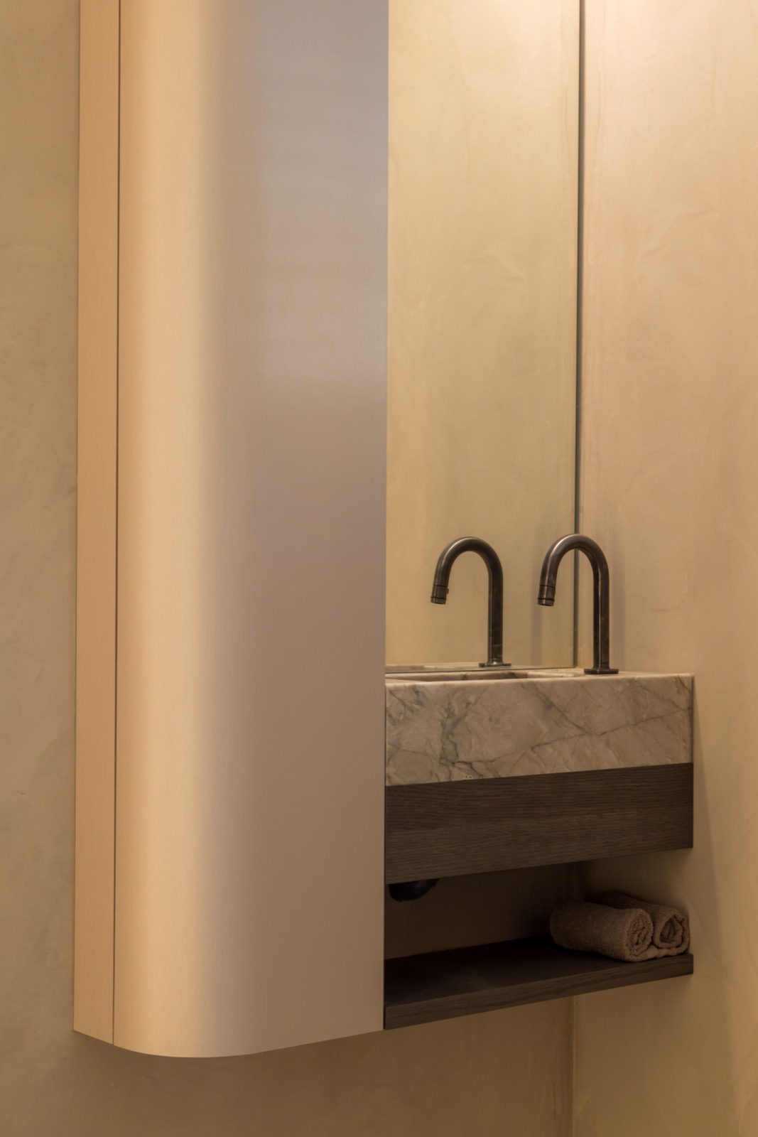 luxe wastafel met kraan