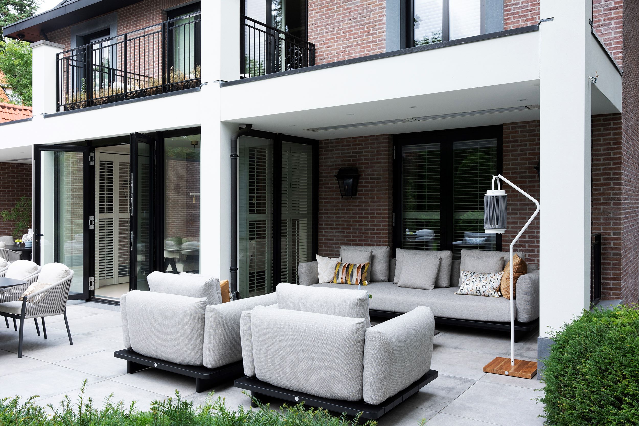 luxe lounge set onder overkapping