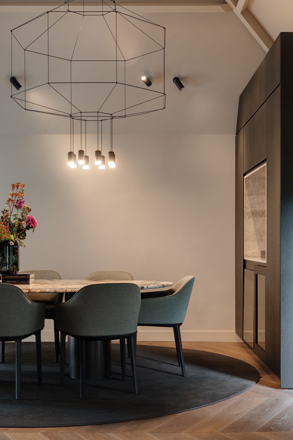 luxe eettafel met stoelen