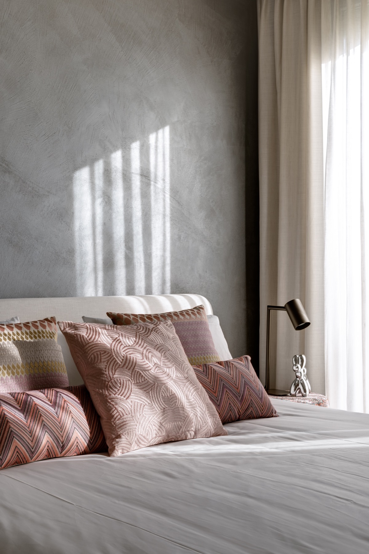 luxe bed met kussens