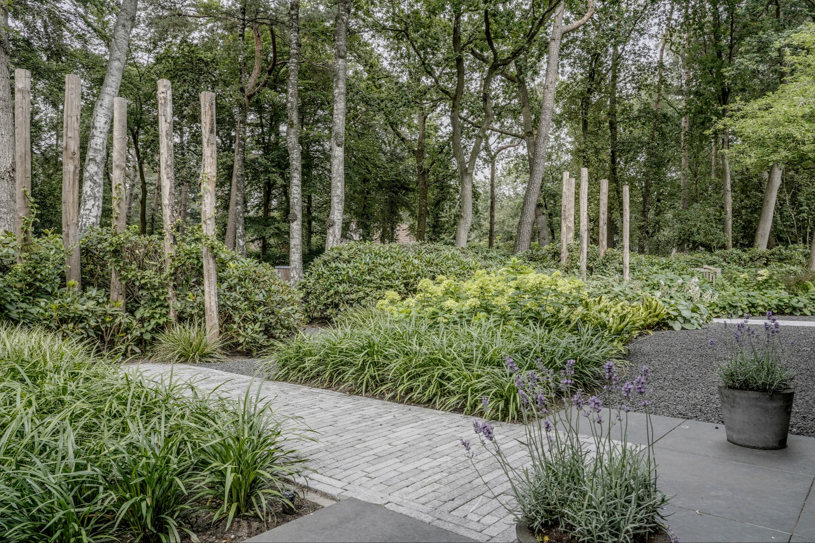 grindpad in villa tuin