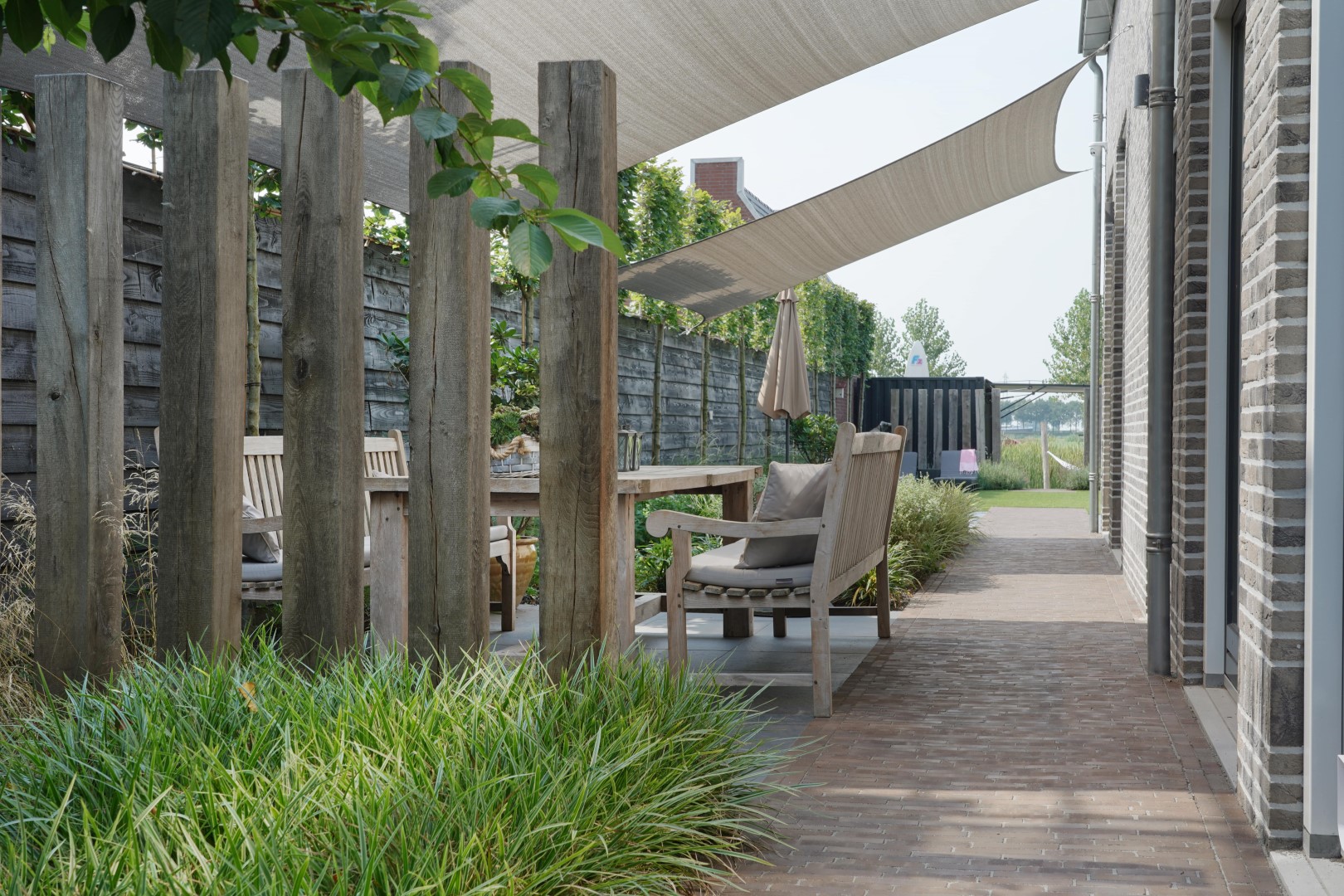 terras met schaduwzeil