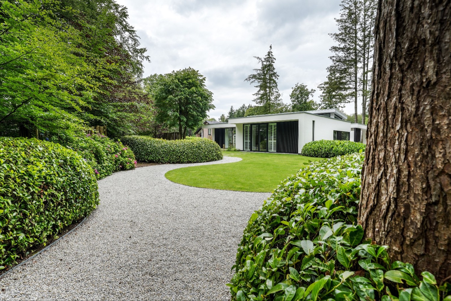 tuin met grindpad