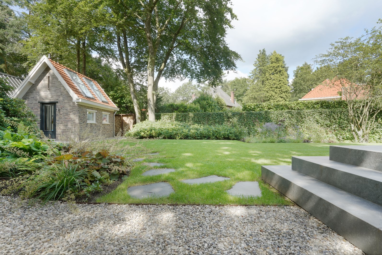 tuin met trappen