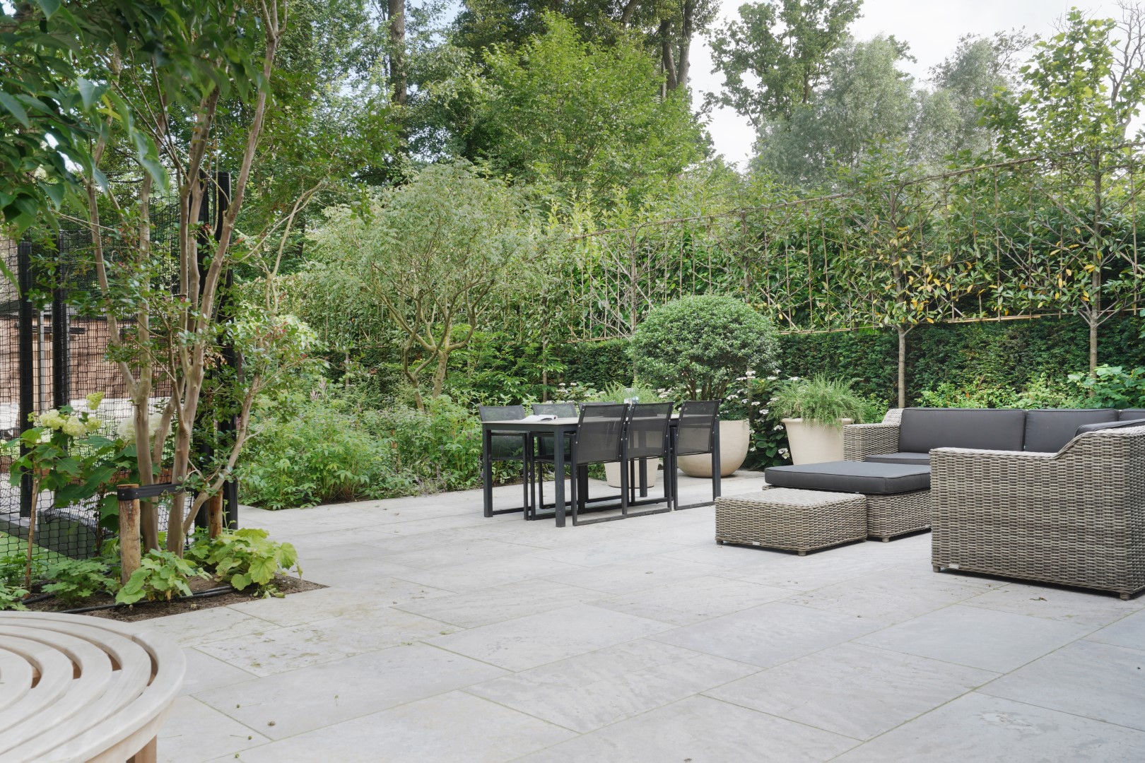 loungebank op terras