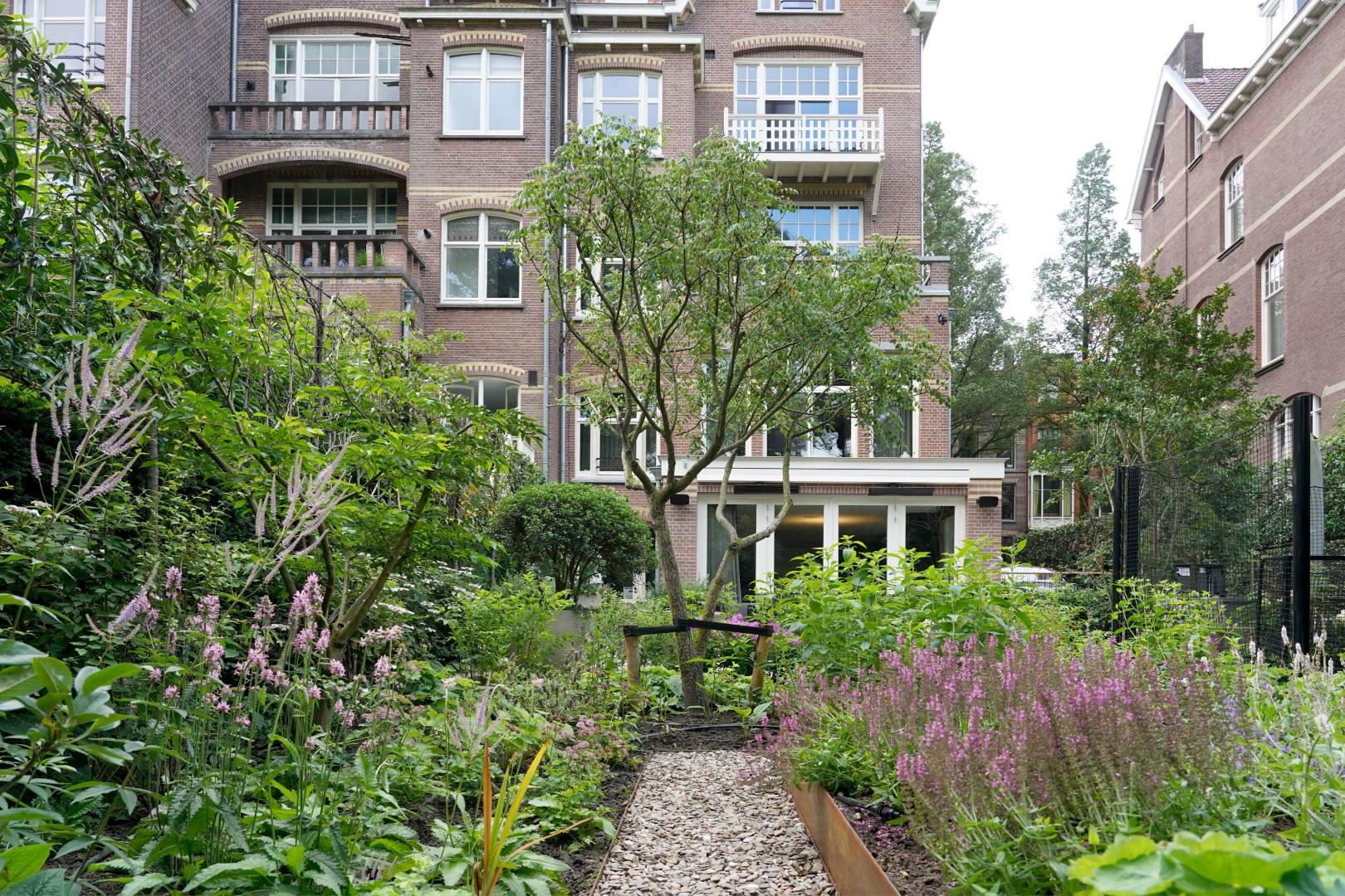 groene villa tuin