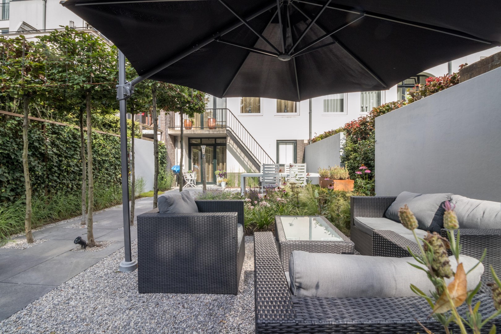 loungehoek in tuin