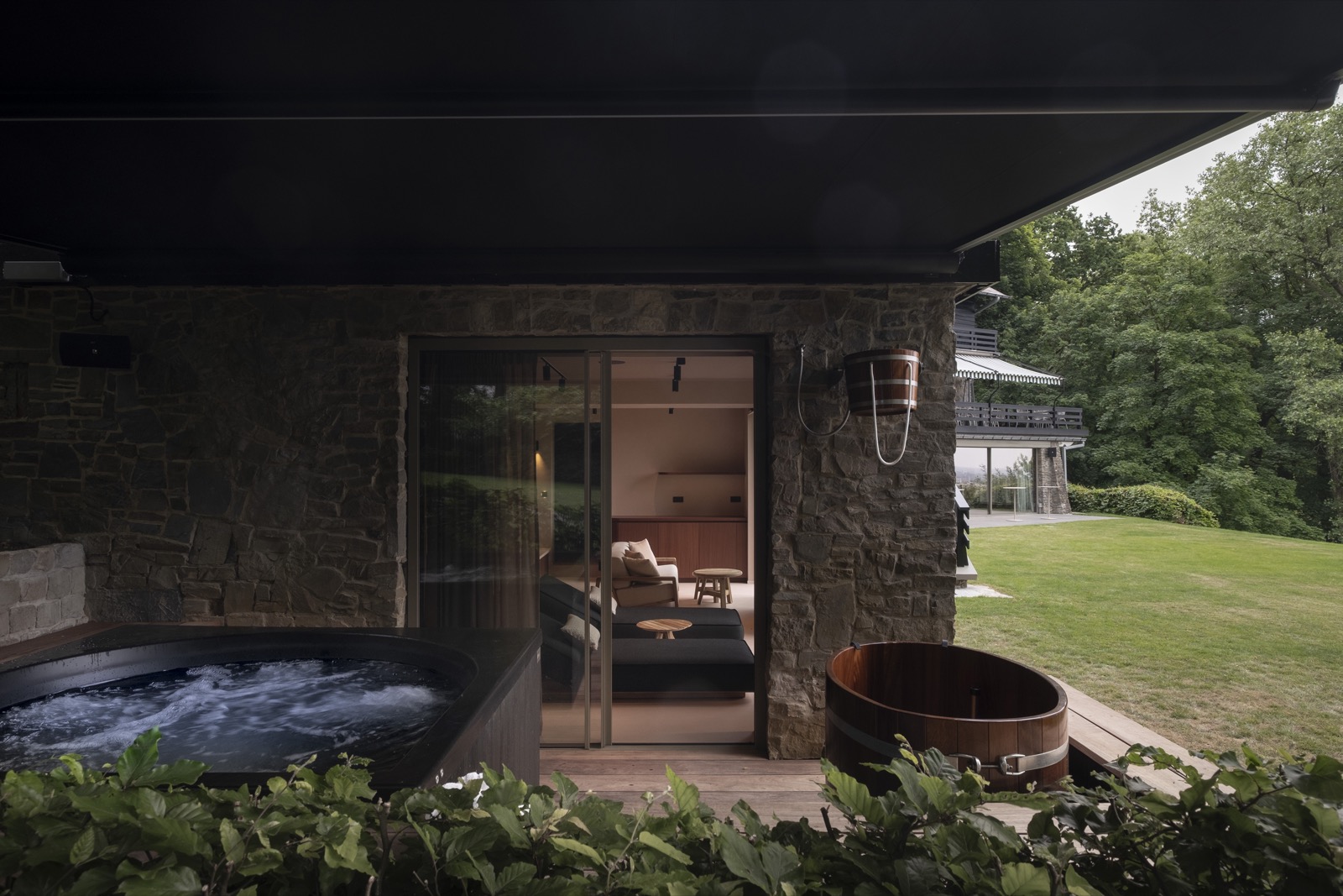 tuin met luxe wellness