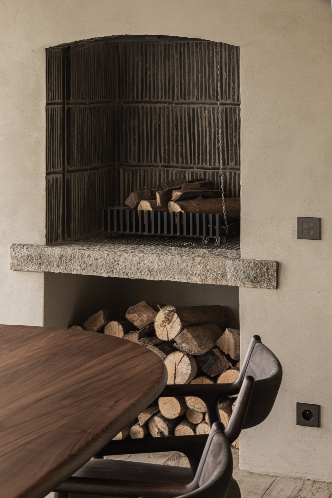 eettafel bij haard