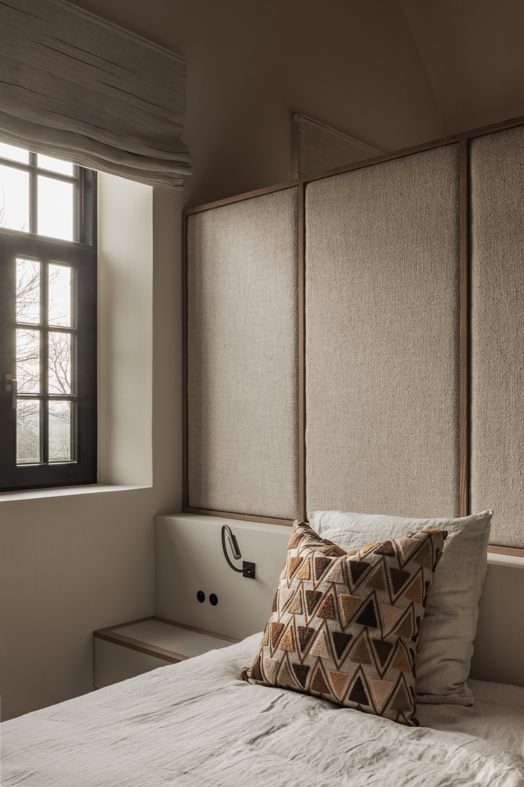 luxe bed met kussens