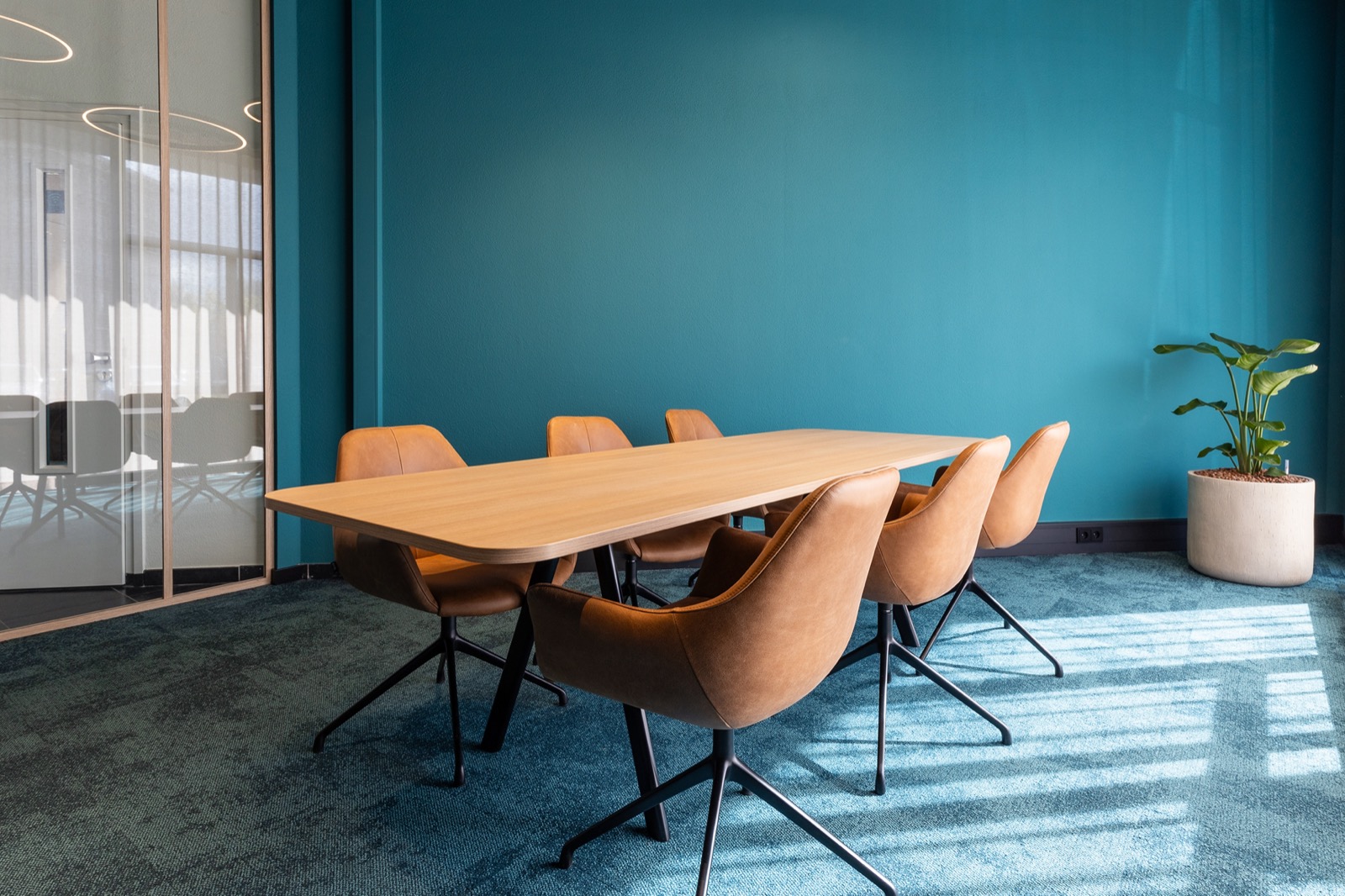 luxe tafel met stoelen