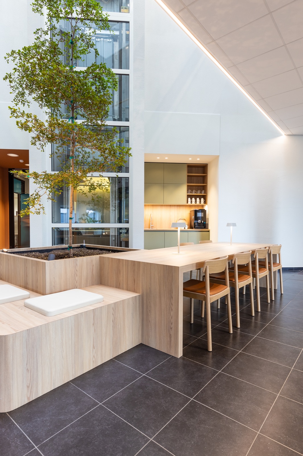 entree bedrijf met luxe interieur