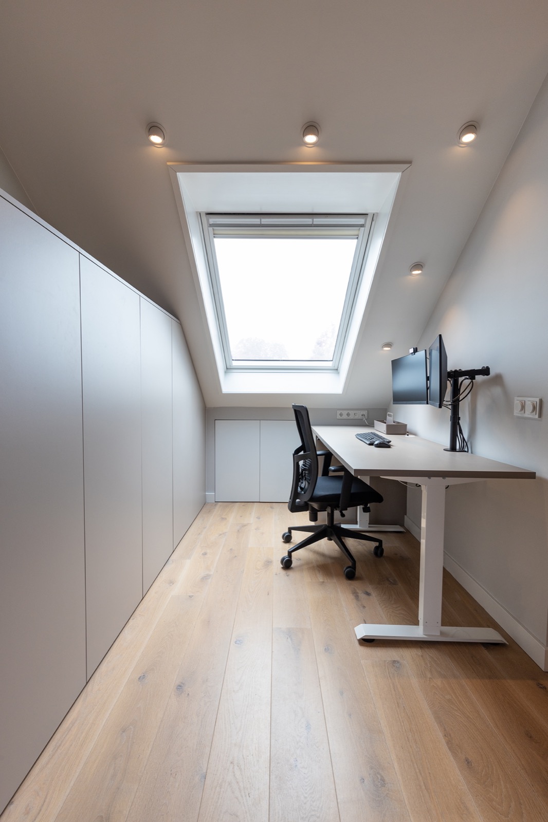 werkkamer thuis met maatwerk kasten