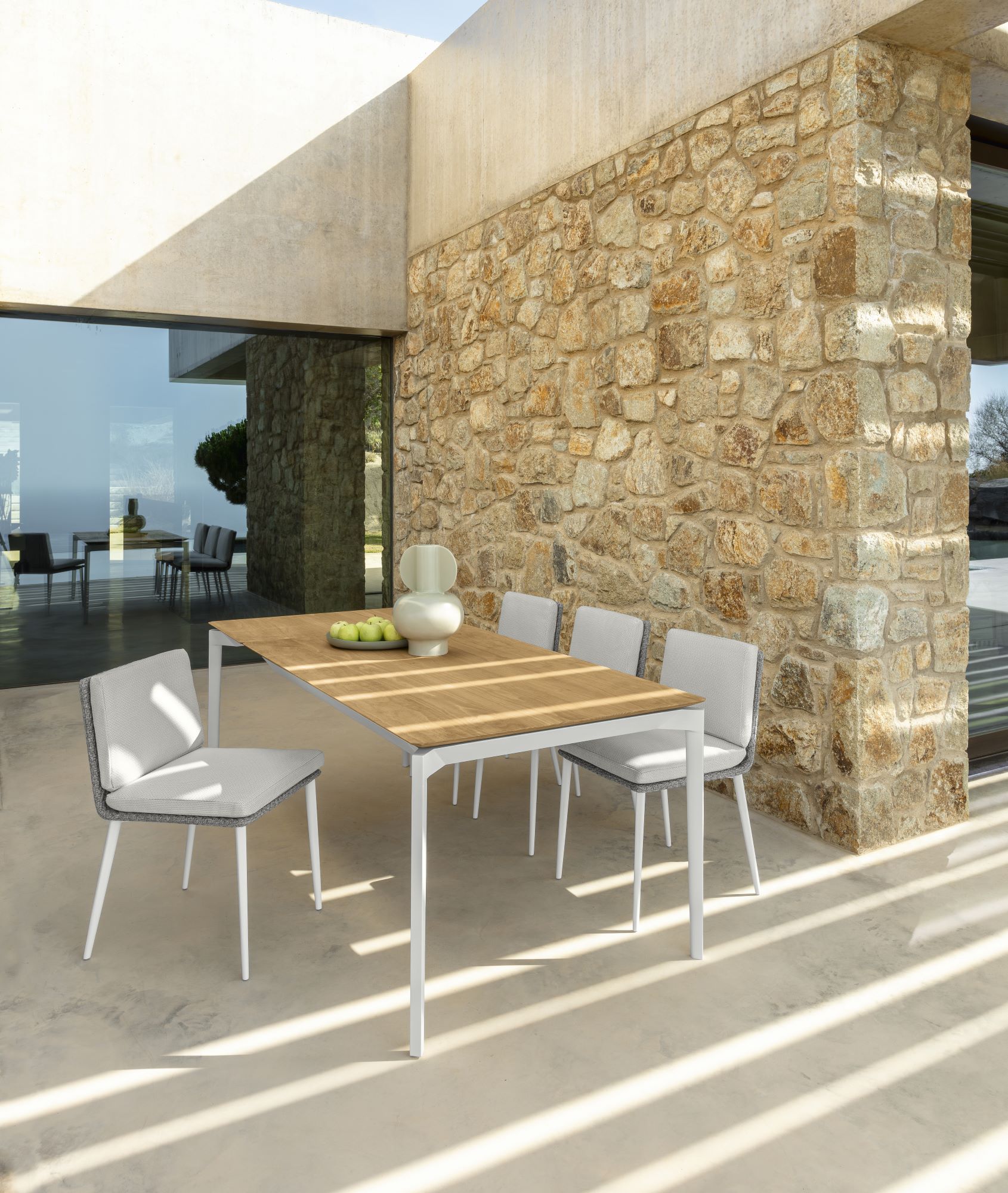 Luxe dining table