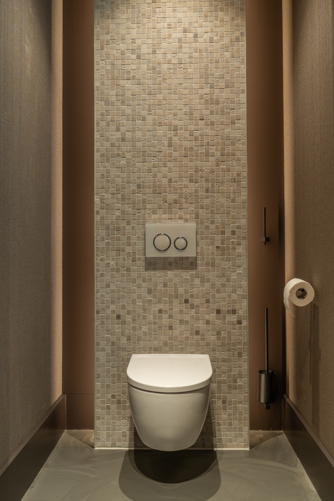luxe toilet