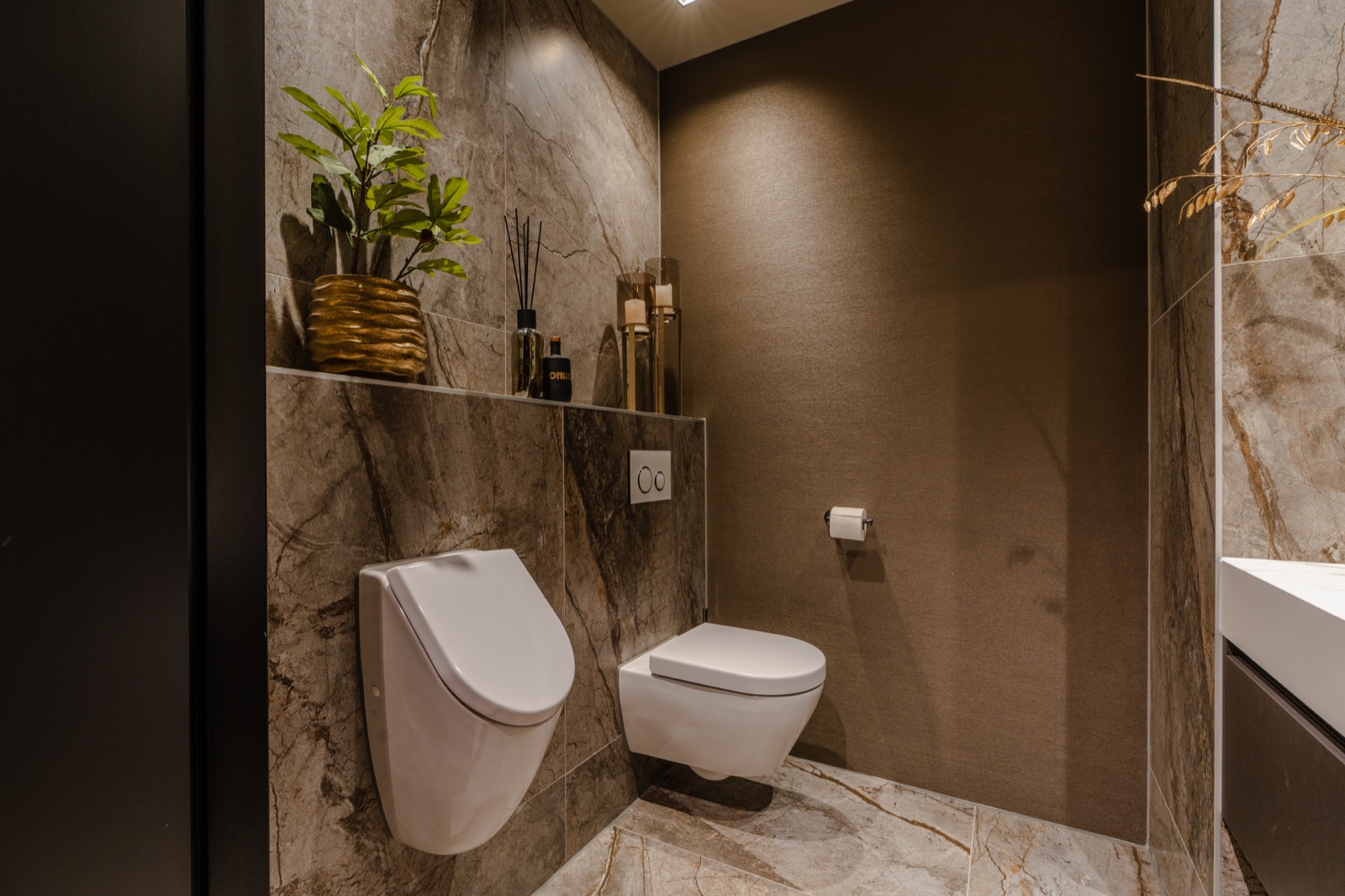 luxe toilet
