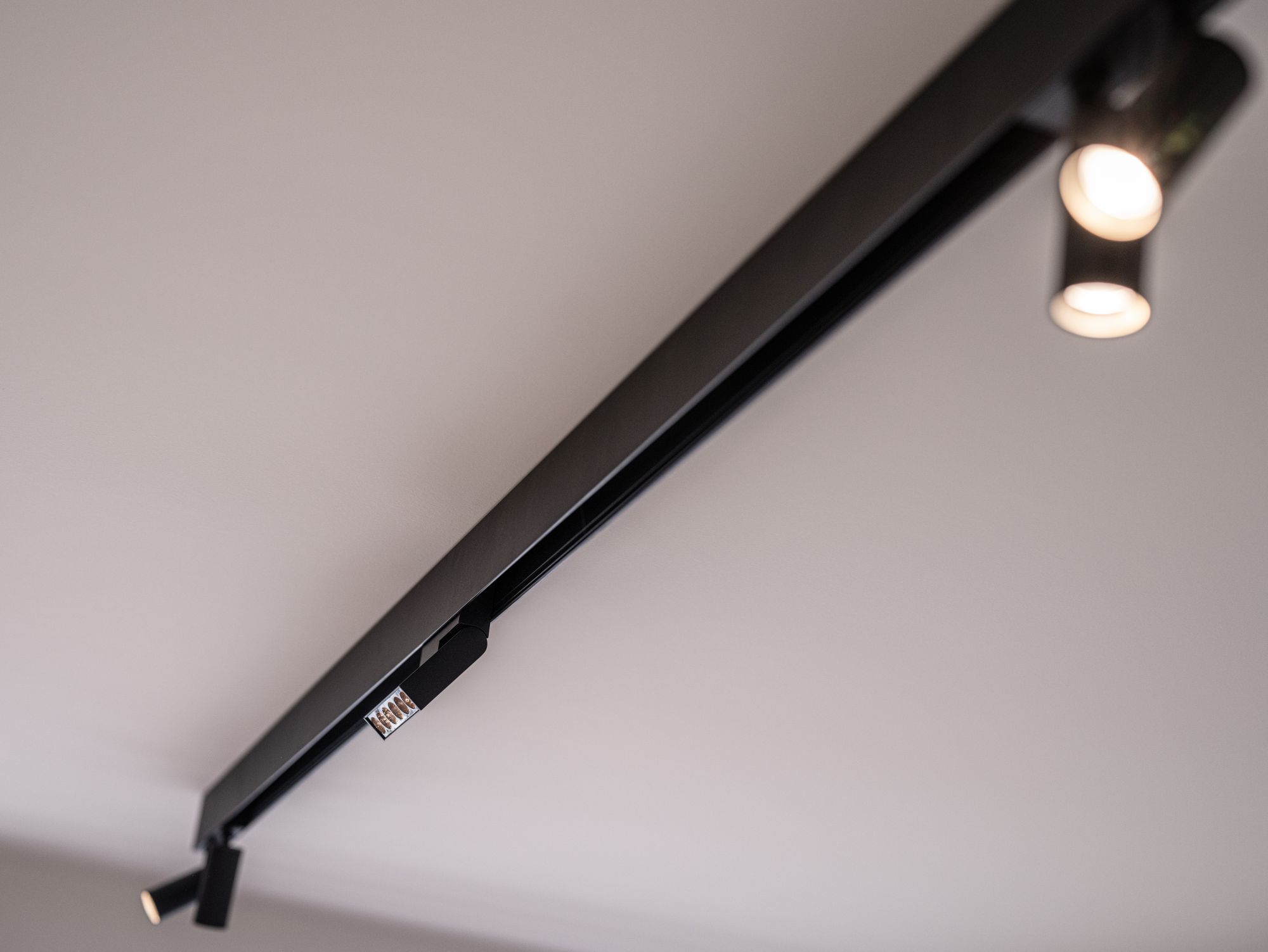 detail plafondverlichting