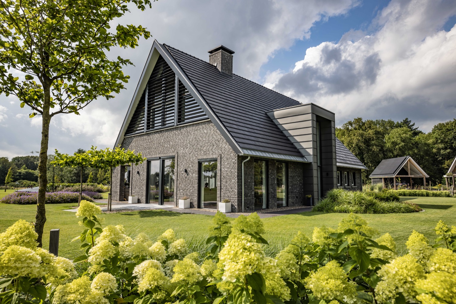 villa met luxe tuin