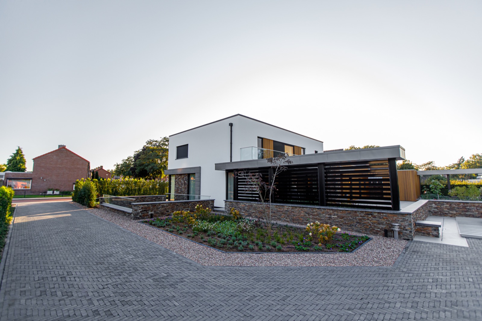 villa met louvrepanelen