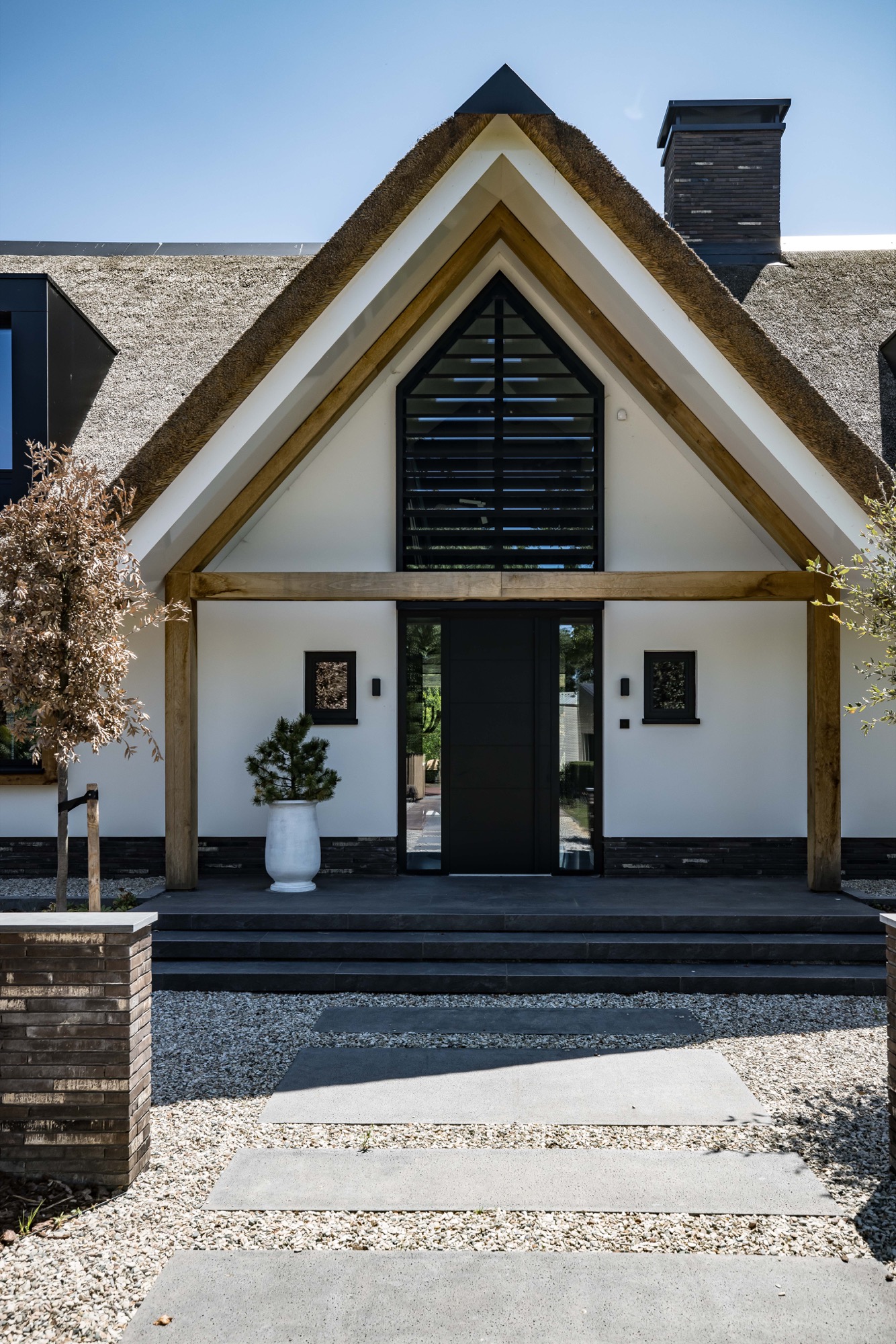 villa met rieten kap